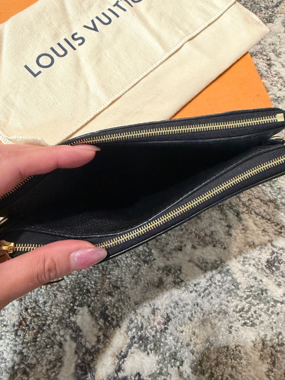 Louis Vuitton Pochette - Picture 4 of 11